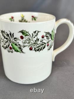 12 Johnson Bros MERRY CHRISTMAS Transfer 3 Mugs MINT