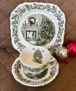 12 Johnson Bros Merry Christmas Square Lunch Plates, Estate Find, Fab Condition