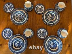 20 Piece Johnson Brothers England Blue Willow 4 Place Setting Ironstone EUC