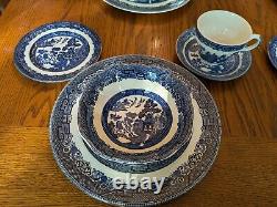 20 Piece Johnson Brothers England Blue Willow 4 Place Setting Ironstone EUC