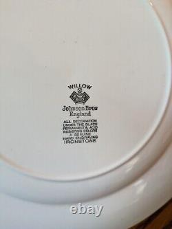 20 Piece Johnson Brothers England Blue Willow 4 Place Setting Ironstone EUC