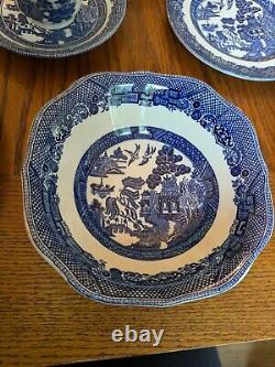 20 Piece Johnson Brothers England Blue Willow 4 Place Setting Ironstone EUC
