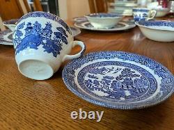 20 Piece Johnson Brothers England Blue Willow 4 Place Setting Ironstone EUC