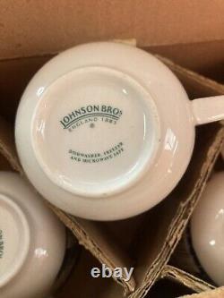 20 Piece Johnson Brothers England Blue Willow 4 Place Setting Ironstone NIB