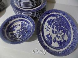 23 Pc Johnson Bros England Blue Willow Green Stamp