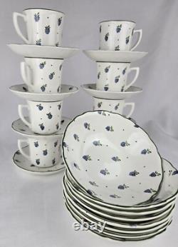 24pc Johnson Bros BERRIES 8-Cups & Saucers, 8-Coupe Cereal Bowls MINT RARE
