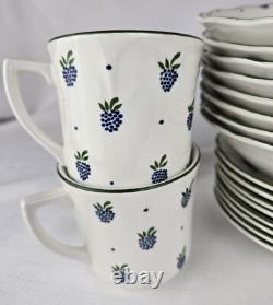 24pc Johnson Bros BERRIES 8-Cups & Saucers, 8-Coupe Cereal Bowls MINT RARE