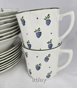 24pc Johnson Bros BERRIES 8-Cups & Saucers, 8-Coupe Cereal Bowls MINT RARE