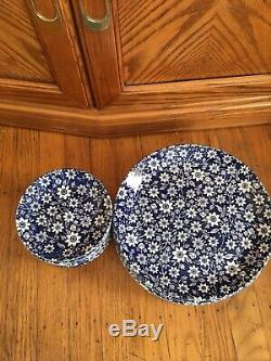 26 Jhonson Brothers COUNTRY CUPBOARD Calico Blue Dinner plates, 10 and 6 inch SET