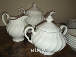 31 Pieces. Vintage JOHNSON Brothers White Coffe/ Tea Set For Party Of 6