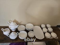 31 Pieces. Vintage JOHNSON Brothers White Coffe/ Tea Set For Party Of 6