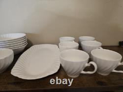 31 Pieces. Vintage JOHNSON Brothers White Coffe/ Tea Set For Party Of 6