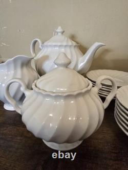 31 Pieces. Vintage JOHNSON Brothers White Coffe/ Tea Set For Party Of 6