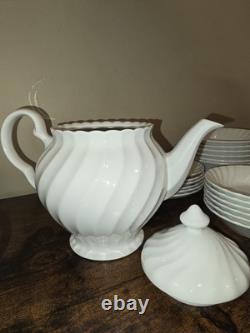 31 Pieces. Vintage JOHNSON Brothers White Coffe/ Tea Set For Party Of 6