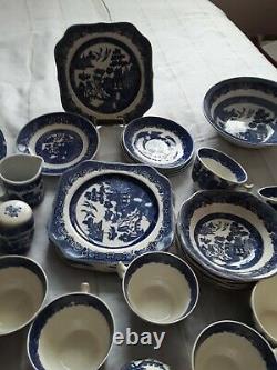 35 Pc Vintage Blue Willow Johnson Bros Made In England Hand Engraved Dinnerware