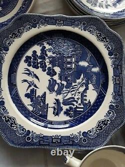 35 Pc Vintage Blue Willow Johnson Bros Made In England Hand Engraved Dinnerware