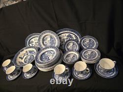 37 Piece Johnson Bros Blue Willow Svc For 6 Plus Hostess Pieces