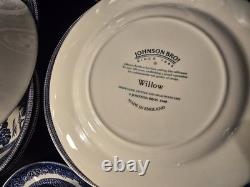 37 Piece Johnson Bros Blue Willow Svc For 6 Plus Hostess Pieces