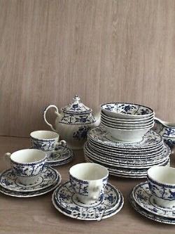 38 piece Johnson Brothers Indies Blue & White Dinner & Tea Set. VGC