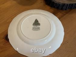5 Johnson Brothers England Merry Christmas Dinner Plates Holiday Scene