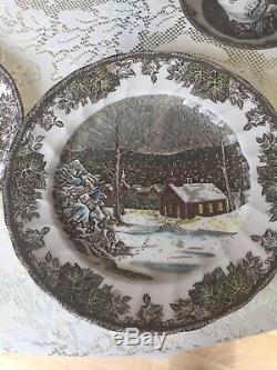 5 Place Setting Johnson Brothers Friendly Village & Rare Rectangle Serving Tray