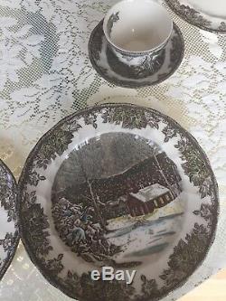 5 Place Setting Johnson Brothers Friendly Village & Rare Rectangle Serving Tray