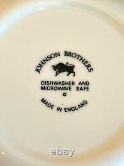 6 Johnson Brothers Regency White Swirl 6 Piece Place Setting Ironstone England
