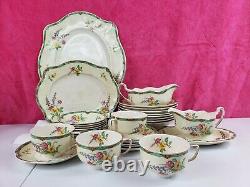 Antique Johnson Brothers China, 30 Pieces Ontwood Design