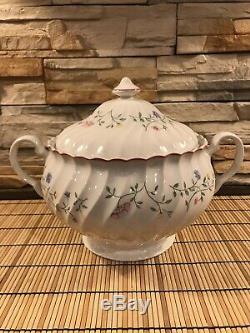 Beautiful And Rare JOHNSON BROTHERS SUMMER CHINTZ Tureen w Lid Made in England
