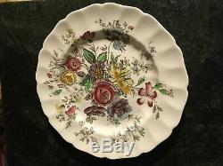 Fine 110 Pc. Service For 12 With Servers Johnson Brothers China Sheraton Pattern