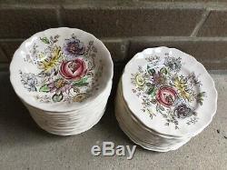 Fine 110 Pc. Service For 12 With Servers Johnson Brothers China Sheraton Pattern