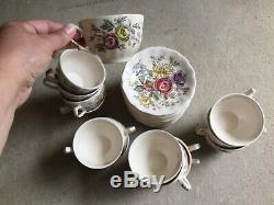 Fine 110 Pc. Service For 12 With Servers Johnson Brothers China Sheraton Pattern