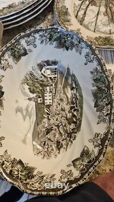 Friendly Village Vintage Collectors Set