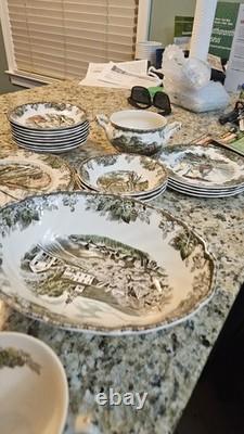 Friendly Village Vintage Collectors Set