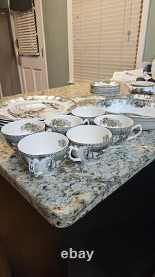 Friendly Village Vintage Collectors Set