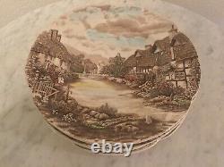 JOHNSON BROS OLDE ENGLISH COUNTRYSIDE Brown, Multicolor. 7 Dinner Plates. Disc