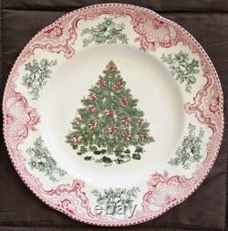 JOHNSON BROS Old Britain Castles Pink Christmas Green Tree 10.5 DINNER PLATE
