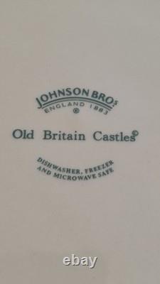 JOHNSON BROS Old Britain Castles Pink Christmas Green Tree 10.5 DINNER PLATE