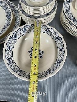 JOHNSON BROTHERS BLUE JARDIN Floral Pattern 38 piece SET SERVICE for 8