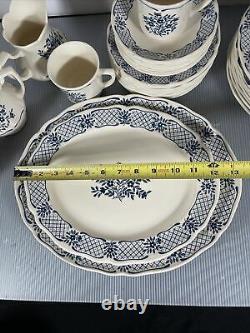 JOHNSON BROTHERS BLUE JARDIN Floral Pattern 38 piece SET SERVICE for 8