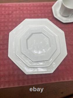 JOHNSON BROTHERS HERITAGE WHITE FOUR PLACE SETTINGS/20PCS (2 Available)