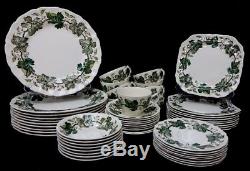 JOHNSON Brothers VINTAGE Green Ivy & Berries 54-piece SET SERVICE for 8 to 9
