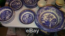 Johnson Bros England Blue Willow Earthware 79 Piece Set Plate Bowl Cup Saucer