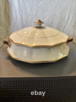 Johnson Bros England Covered Vegetable Dish with Lid