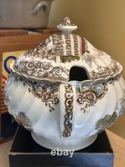 Johnson Bros Heritage House Ironstone Georgian Town Hse Soup Tureen