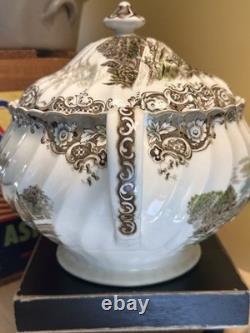 Johnson Bros Heritage House Ironstone Georgian Town Hse Soup Tureen