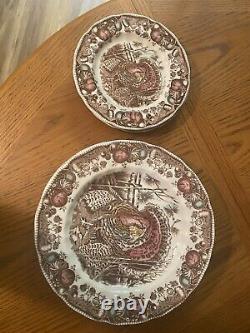 Johnson Bros His Majesty vintage dinner plates set of 4, Set Of 3 Dessert Plates