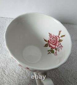 Johnson Bros ROSE BOUQUET SUGAR BOWL with LID Made in England 6 3/4W x 4 1/2H