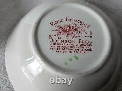 Johnson Bros ROSE BOUQUET SUGAR BOWL with LID Made in England 6 3/4W x 4 1/2H