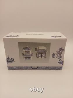 Johnson Bros Rare Blue Willow Stackable Pagoda Salt Pepper Shaker Mint Brand New